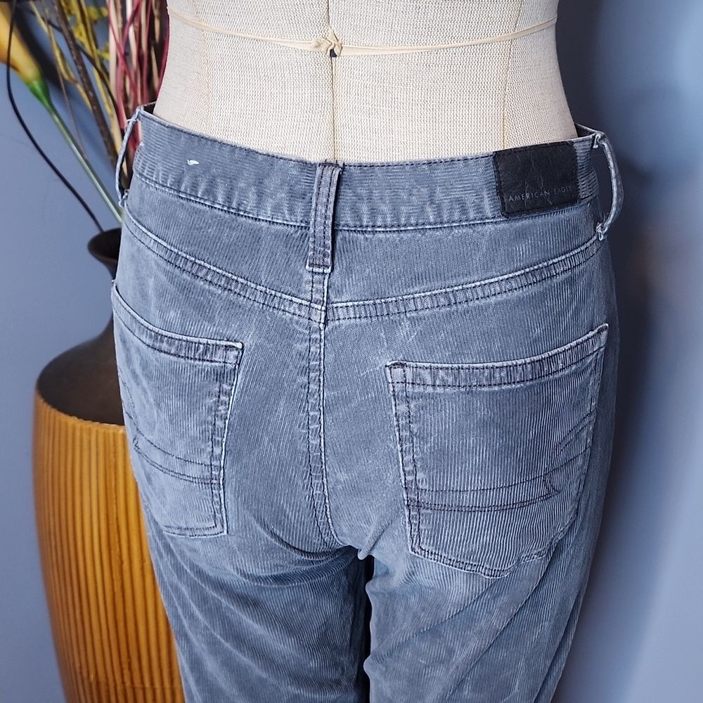 American Eagle Super Stretch Corduroy Mom Jeans Size 00